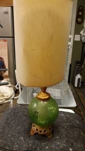 lot 1084 image: Vintage Lamp
