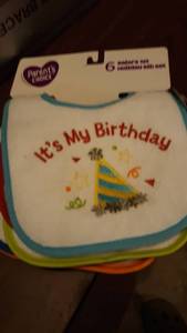 lot 1119 image: Babys First Holiday Bib Set (6 Pack) Brand W Tags Perfect For Pictures
