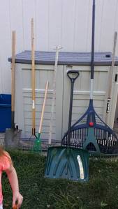 lot 1155 image: Garden tool lot