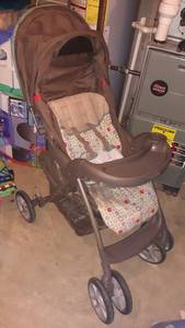 lot 1207 image: Graco Stroller