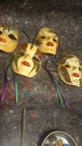 lot 985 image: Lot of 4 Ceramic Masks