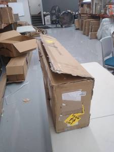 lot 2410 image: NOAH MEGATRON Easy Assembly Box Spring, Heavy Duty Steel Mattress Foundation Base, 7 H, King (not fully inspected out of box)