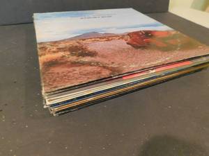 lot 8061 image: LPs - 10 ea - by Well Known Artists