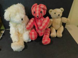 lot 8080 image: Stuffed Bears (3 ea)