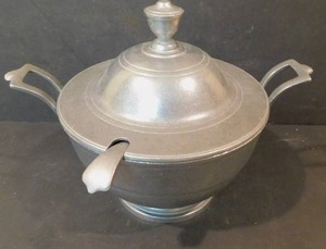 lot 8028 image: Pewter Soup Tureen