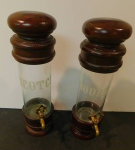 lot 8054 image: Bar Dcor Items