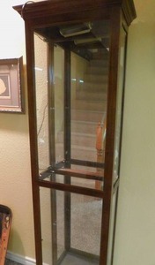 lot 8004 image: Display Case