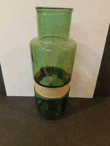 lot 8135 image: Thick Glass Dcor Vase