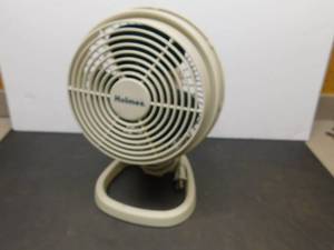 lot 8093 image: Small Table Fan