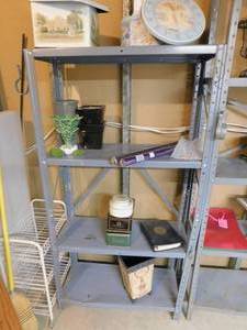 lot 8159 image: 5 Ft Metal Shelving