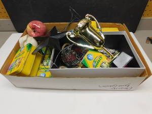 lot 9949 image: Miscellenous Items