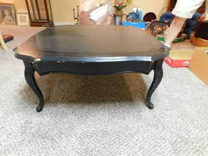 lot 8066 image: Square Coffee Table