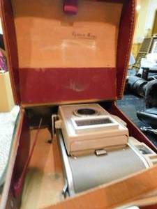 lot 8069 image: Vintage Polaroid Camera