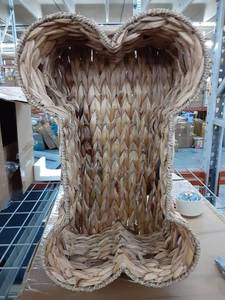 lot 75385 image: Bone Shaped Weaved Basket