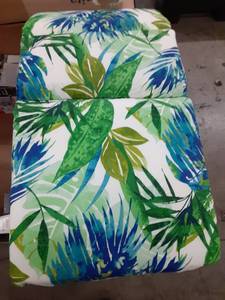 lot 75451 image: Pilliw Perfect Outdoor Chair Cushion