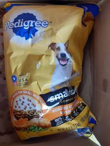 lot 75475 image: PEDIGREE Small Dog Adult Complete Nutrition Roasted Chicken, Rice & Vegetable Flavor Dry Dog Food 15.9 Pounds