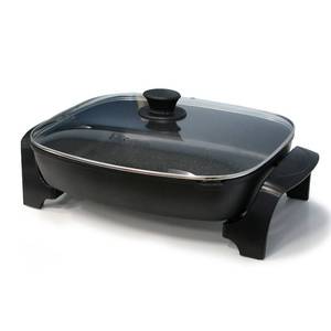 lot 75498 image: Elite EG-6203 8-Quart Jumbo Electric Skillet with Easy-Pour Spout, Black