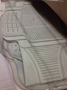 lot 76629 image: AmazonBasics 3 Piece Car Floor Mat, Beige