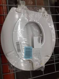 lot 76634 image: Toilet Seat