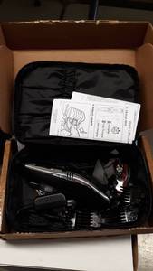 lot 1759 image: Wahl Model 9870-100 Vacuum Trimmer Kit