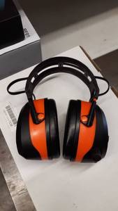 lot 1783 image: Gardtech Bluetooth FM Radio Stereo Headphones