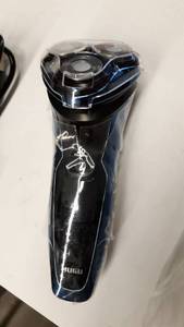 lot 1806 image: Electric Shaver, MUGU Wet and Dry Rechargeable Cordless Mens Rotary Shavers with Pop-up Trimmer - USB Charging