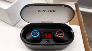 lot 1863 image: VEATOOL 5.0 Bluetooth Headphones