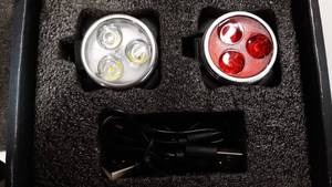 lot 1897 image: JGRZF Bike Light Set USB Rechargeable Bicycle Light Front and Back Bike Lights