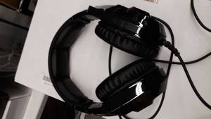 lot 1922 image: Jeecoo J20 Stereo Gaming Headset for PS4, Pro, Xbox One S, Xbox One Controller, Noise Cancelling