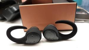 lot 1929 image: Wireless Earbuds, Bluetooth 5.0 Wireless Headphones(Black)