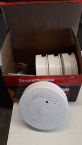 lot 52524 image: 4 Pack Battery Operated Smoke Detector & Fire Alarm with Photoelectric Sensor,Easy to Install with Test Button