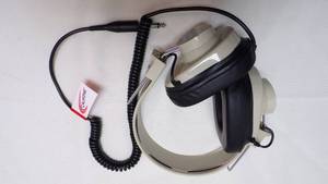 lot 6990 image: CALIPHONE HEADPHONE SET