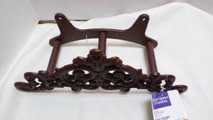 lot 7036 image: GARDEN HOSE HANGER