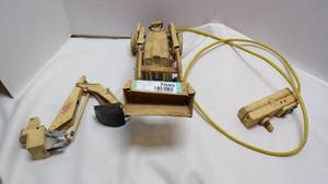 lot 7040 image: BATTERY OPERATED FORD TRACTOR WBACKHOE ATTACHMENT