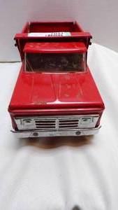 lot 7041 image: STRUCTO DUMP TRUCK