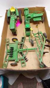 lot 7046 image: JOHN DEERE FARM TOY SET - TRACTOR, HAY BAILER, PLOW, DISC