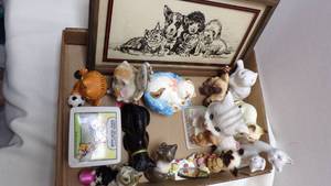 lot 7062 image: CAT COLLECTION
