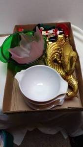 lot 7079 image: FOREST GREEN BATTER BOWL, PYREX BOWLS, ETC.