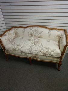 lot 8123 image: Down-filled loveseat matches lot 8122