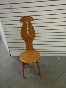 lot 8126 image: Banjo back chair