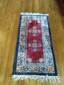 lot 8135 image: 2 foot by 4 foot oriental rug