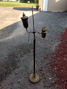 lot 8188 image: vintage brass lamp has been electrified no globe needs tightened up