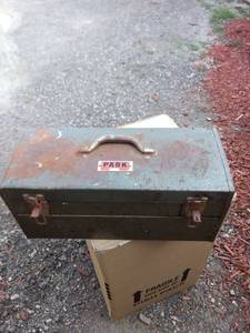 lot 8190 image: Park tool box and contents