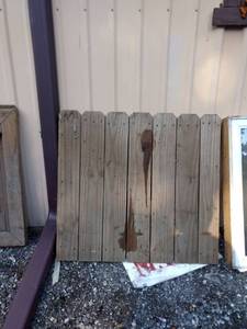 lot 8227 image: used wood gate 38 and a 12 in wide 36 in tall