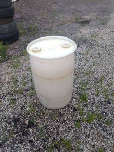 lot 8250 image: 30 gallon barrel