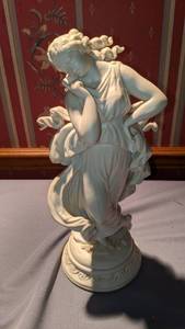 lot 9241 image: vintage marayama Japan Victorian statue