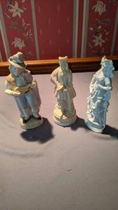 lot 9251 image: three statues