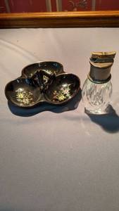 lot 9260 image: glass and silver plate lighter and three space tray