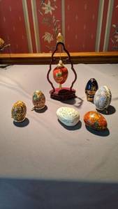 lot 9263 image: 7 decorative eggs one hand painted