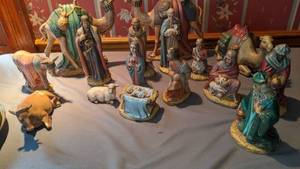 lot 9271 image: 17-piece nativity set broken horn on cow and arm on baby